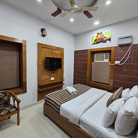 Hotel Krishna Ji หริทวาร ภายนอก รูปภาพ
