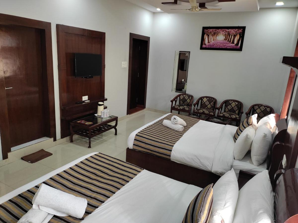 Hotel Krishna Ji หริทวาร ภายนอก รูปภาพ