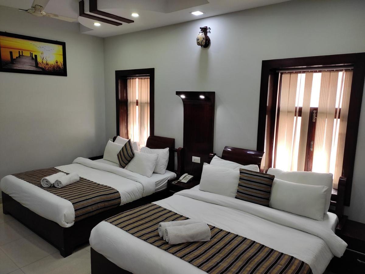 Hotel Krishna Ji หริทวาร ภายนอก รูปภาพ