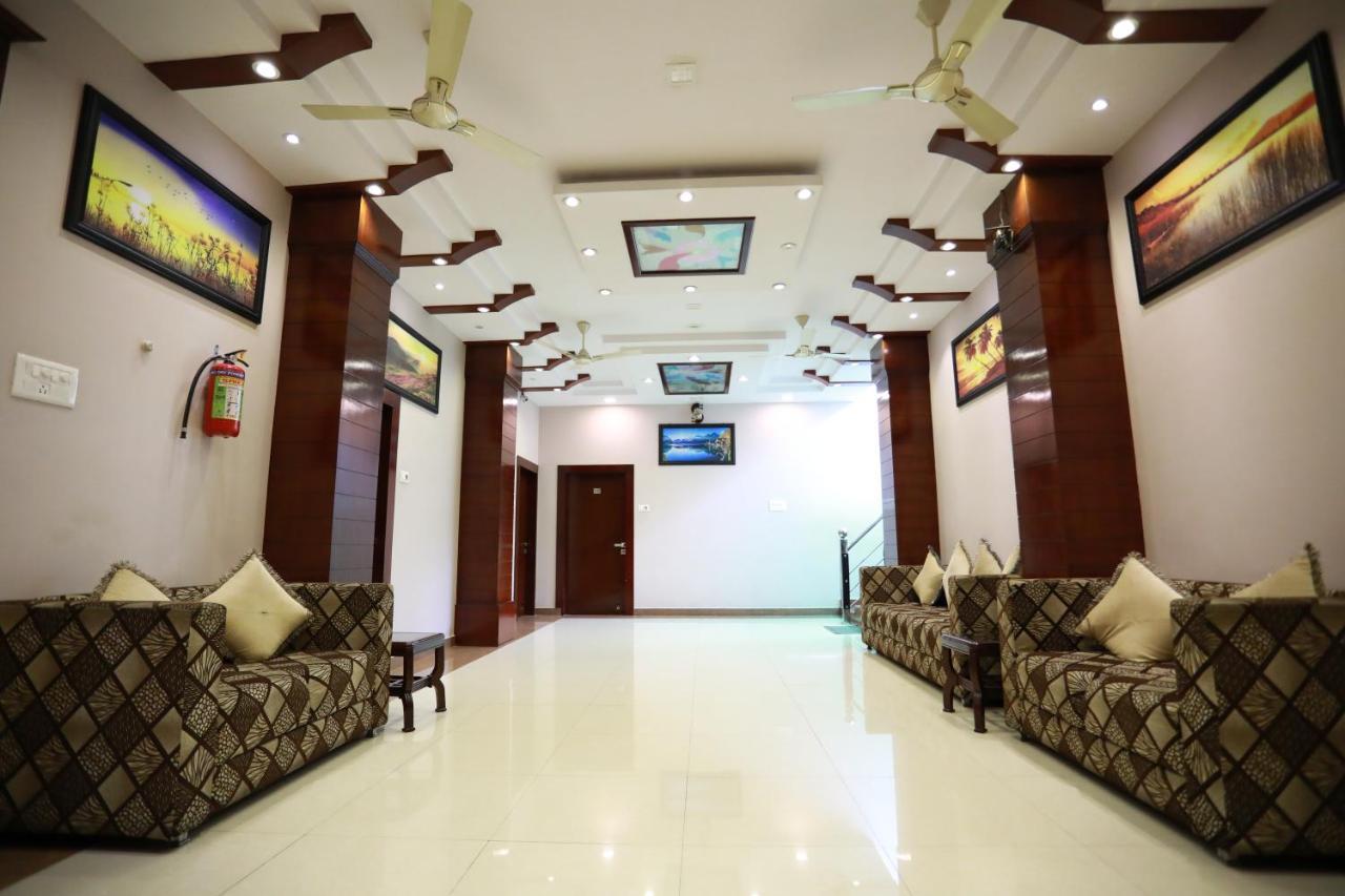 Hotel Krishna Ji หริทวาร ภายนอก รูปภาพ