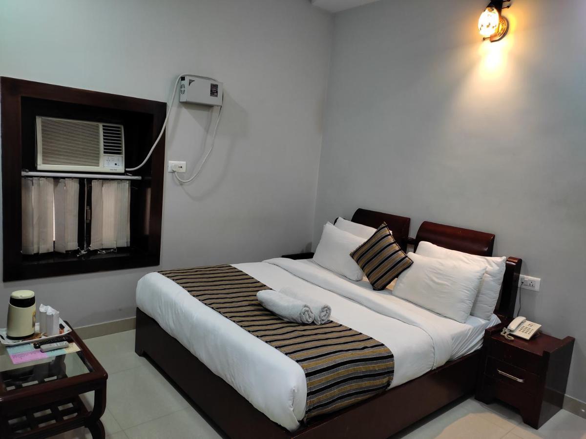 Hotel Krishna Ji หริทวาร ภายนอก รูปภาพ