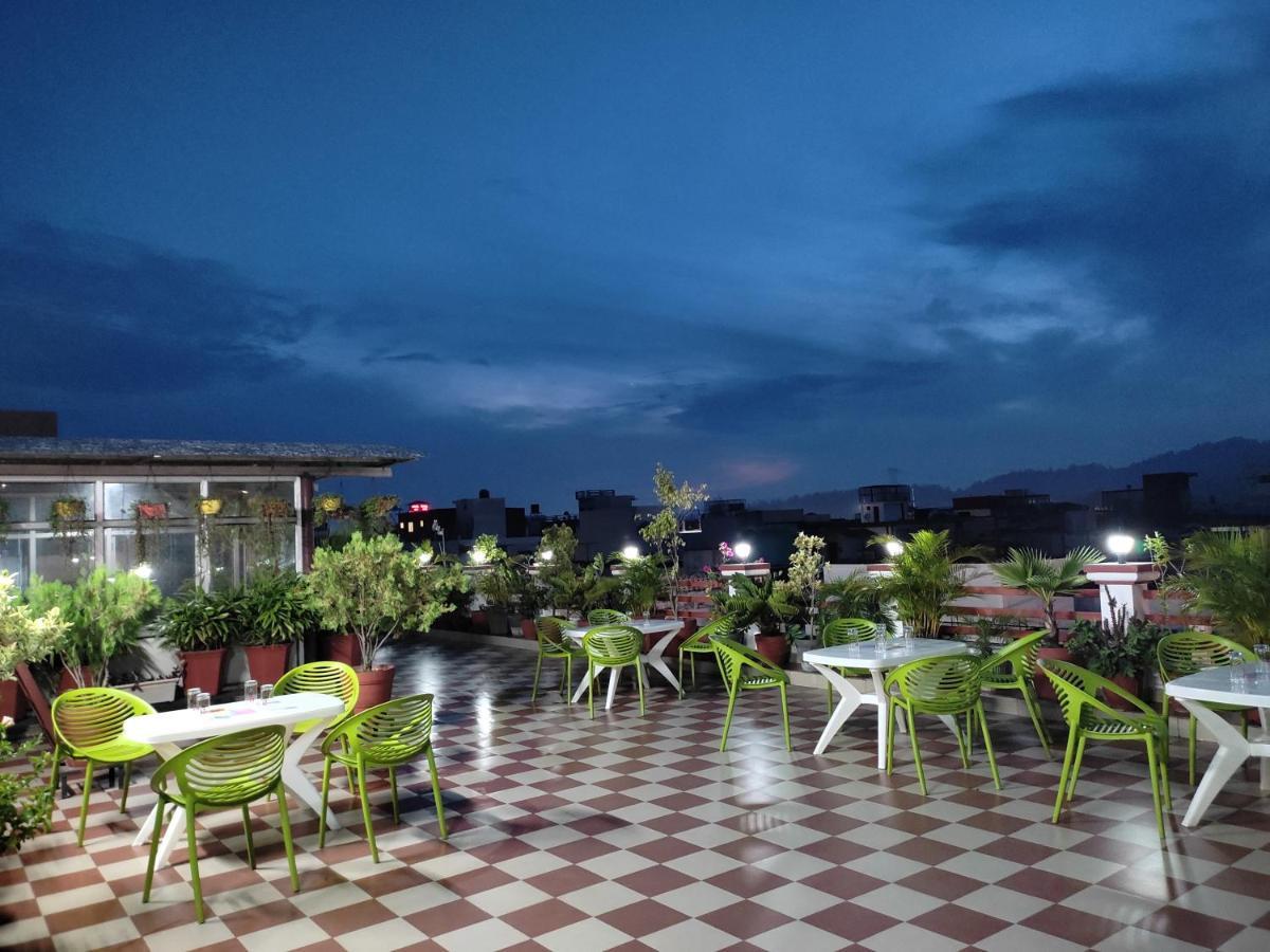 Hotel Krishna Ji หริทวาร ภายนอก รูปภาพ
