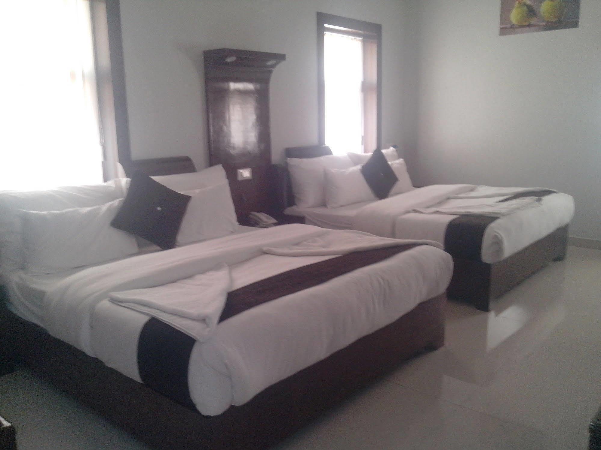 Hotel Krishna Ji หริทวาร ภายนอก รูปภาพ