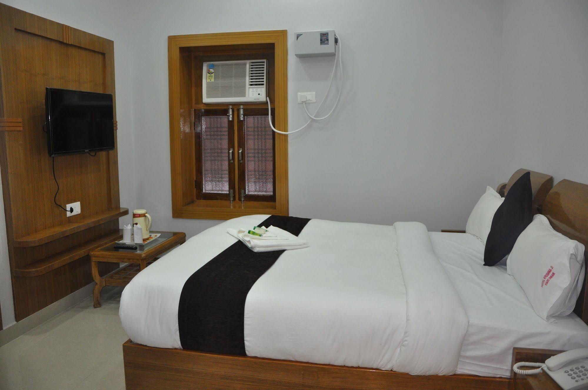 Hotel Krishna Ji หริทวาร ภายนอก รูปภาพ